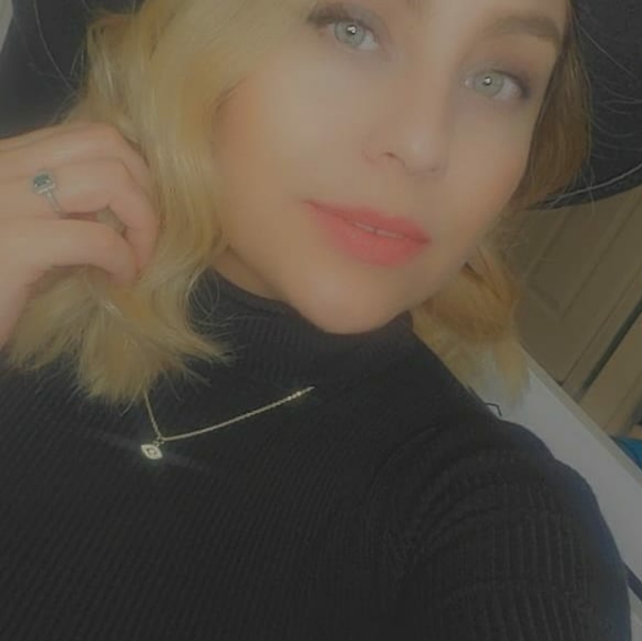 Meet your Posher, Kim - Picture 1 of 1